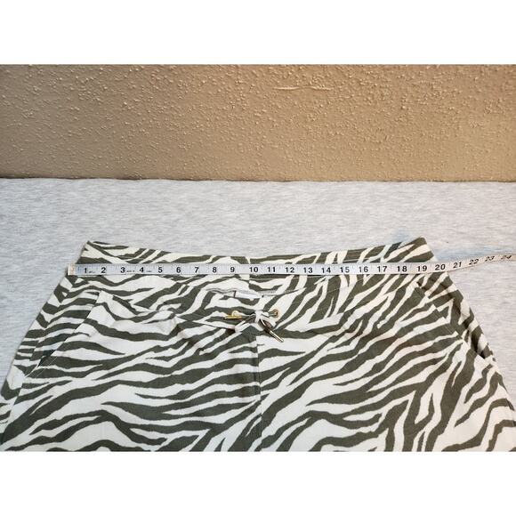 Weekends by Chico's Womens Olive Green White Zebra Printed Cropped Casual Pants - Picture 5 of 7